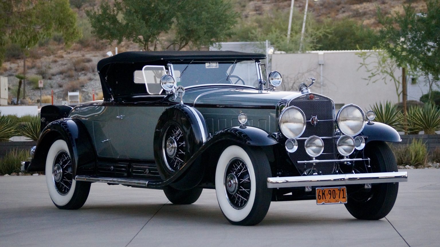 1930 Cadillac Series 452 V16 Roadster - Classic Promenade