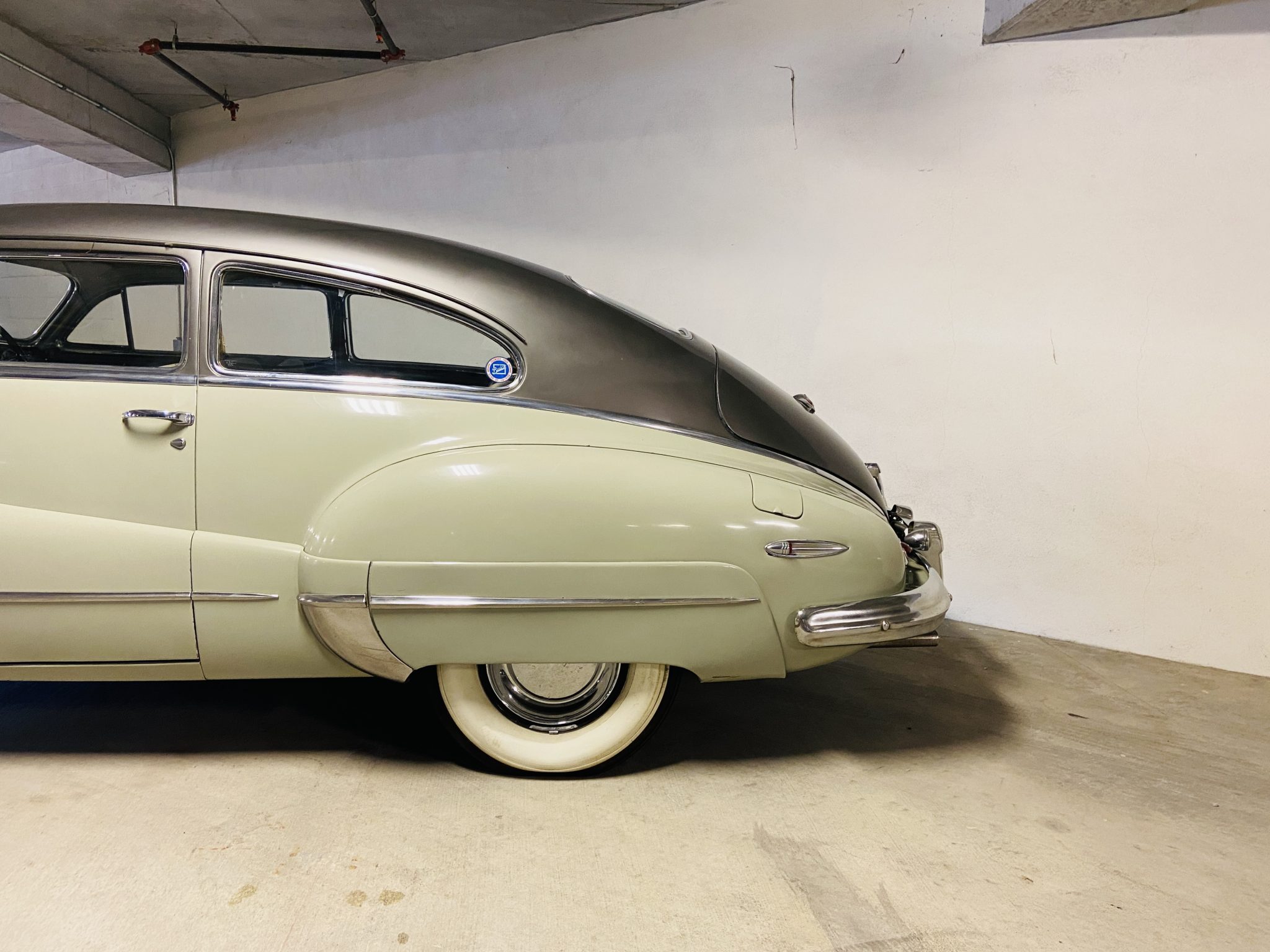 1948 Buick Roadmaster Sedanet - Classic Promenade