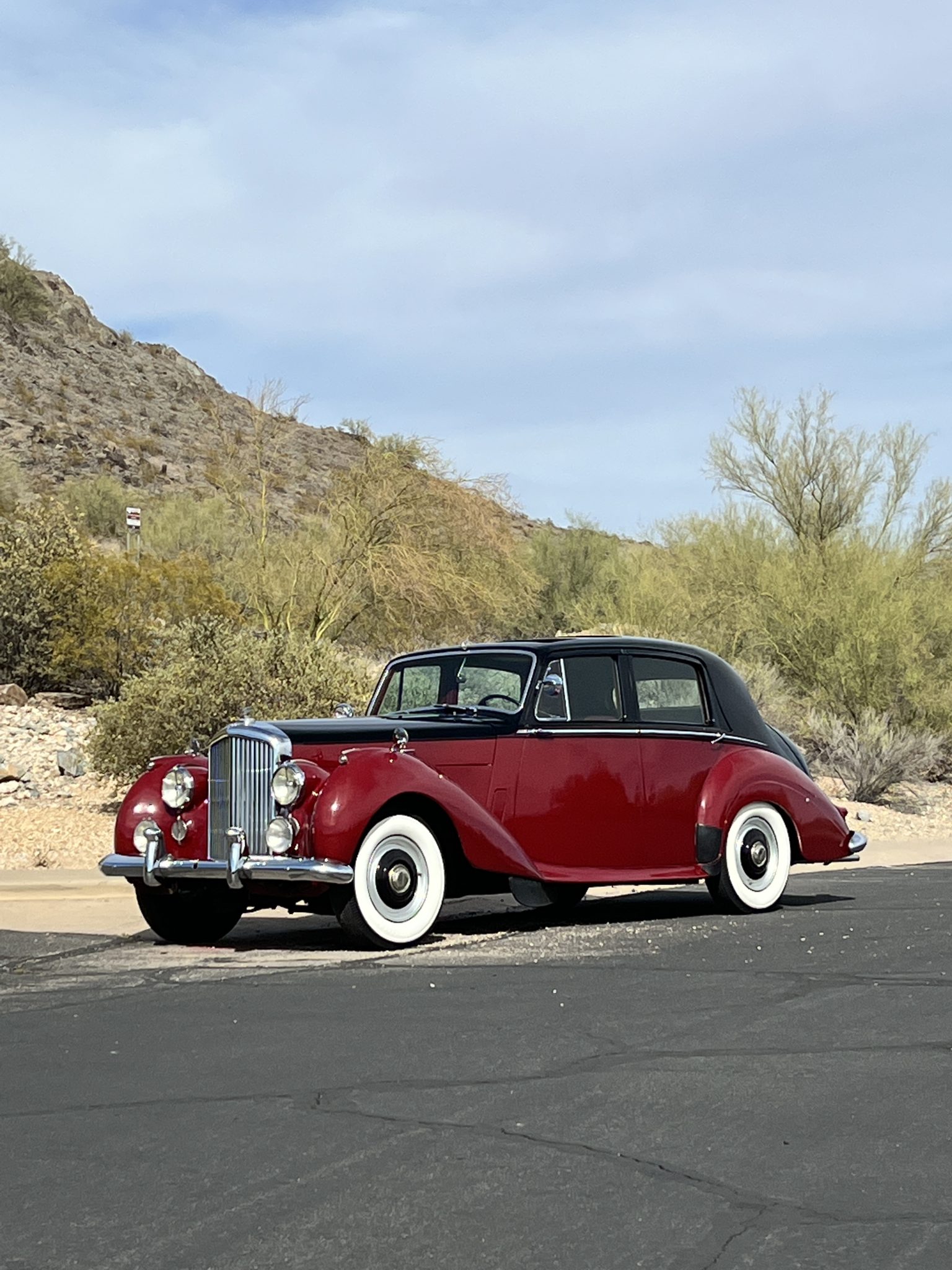 1954 Bentley R-Type Saloon - Classic Promenade