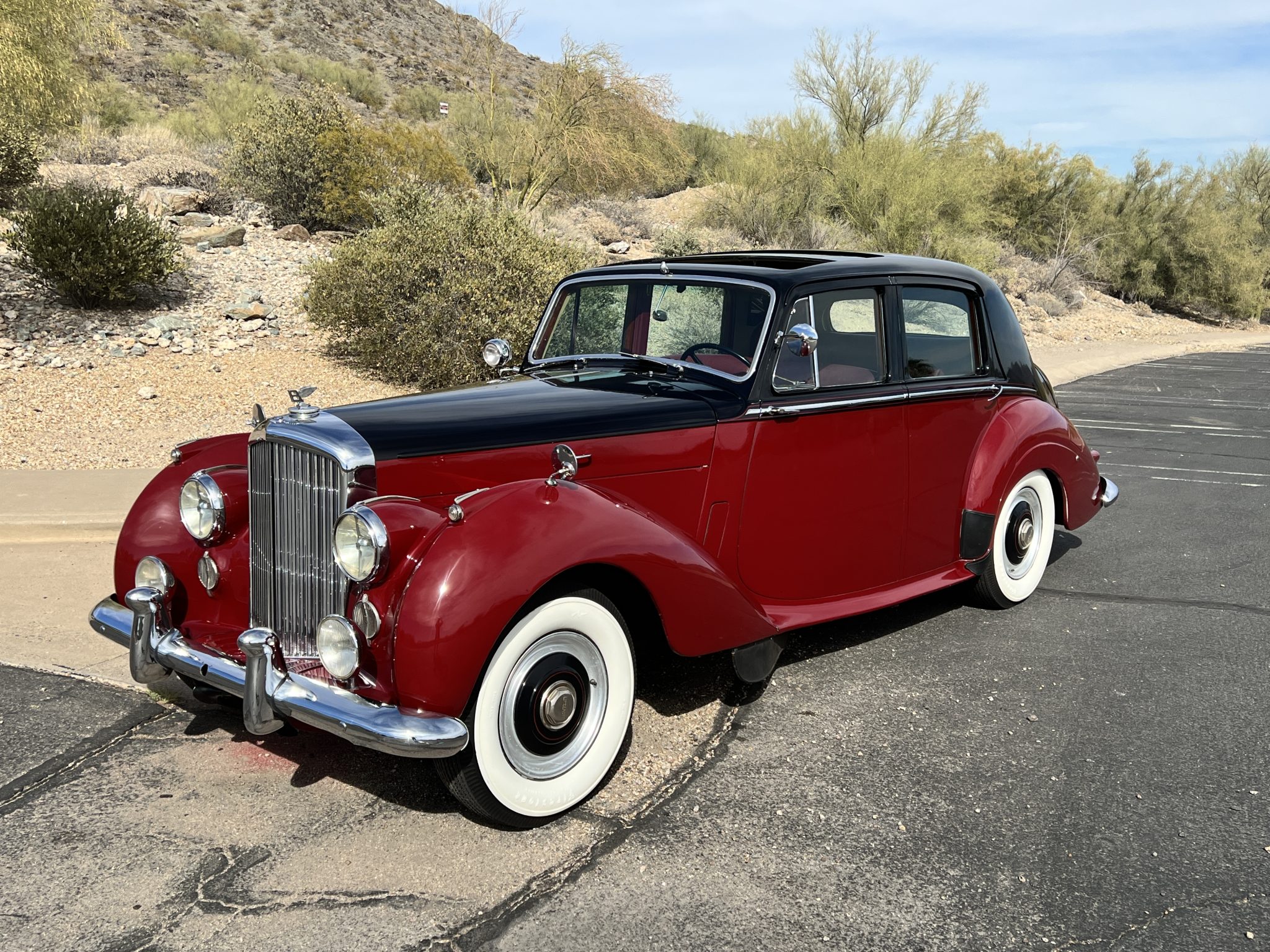 1954 Bentley R-Type Saloon - Classic Promenade