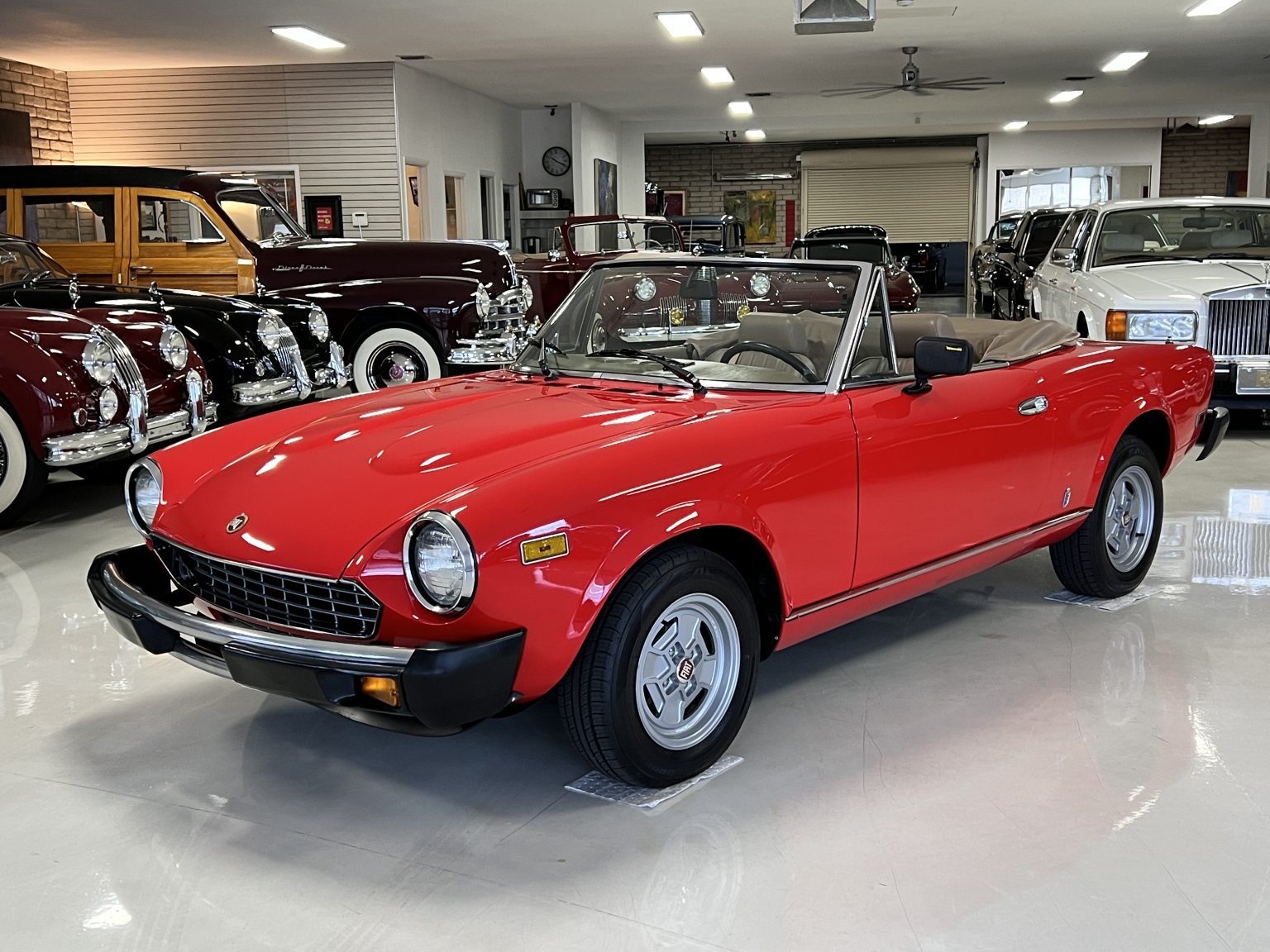 1981 Fiat Spider 2000 - Classic Promenade