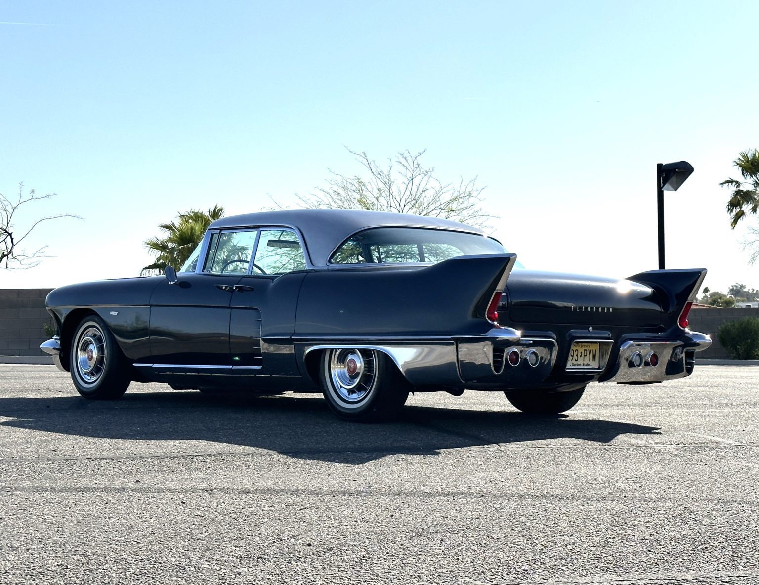 Cadillac Eldorado Brougham Classic Promenade