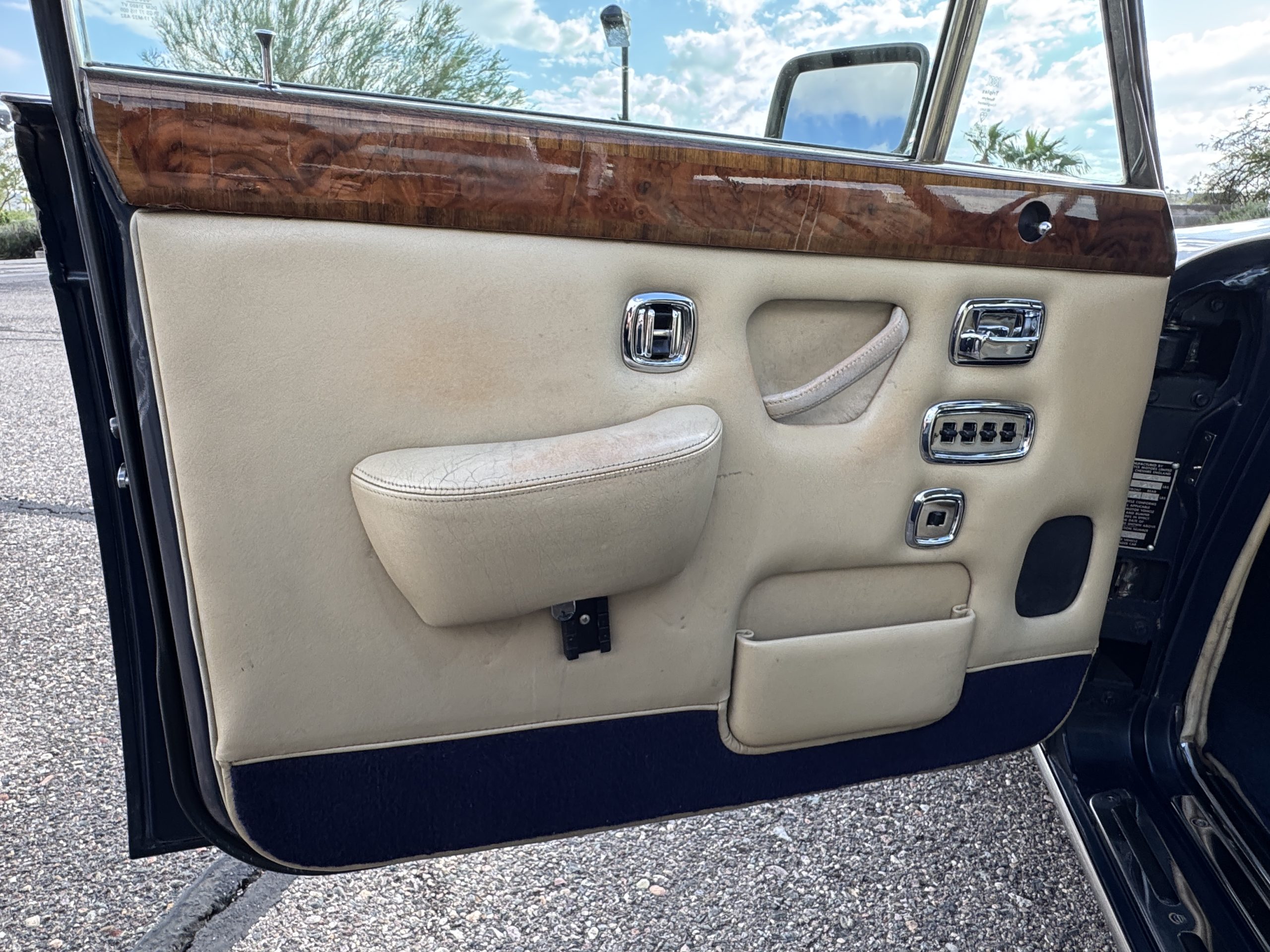 20251013 222103286 iOS 20251013 222103286 iOS