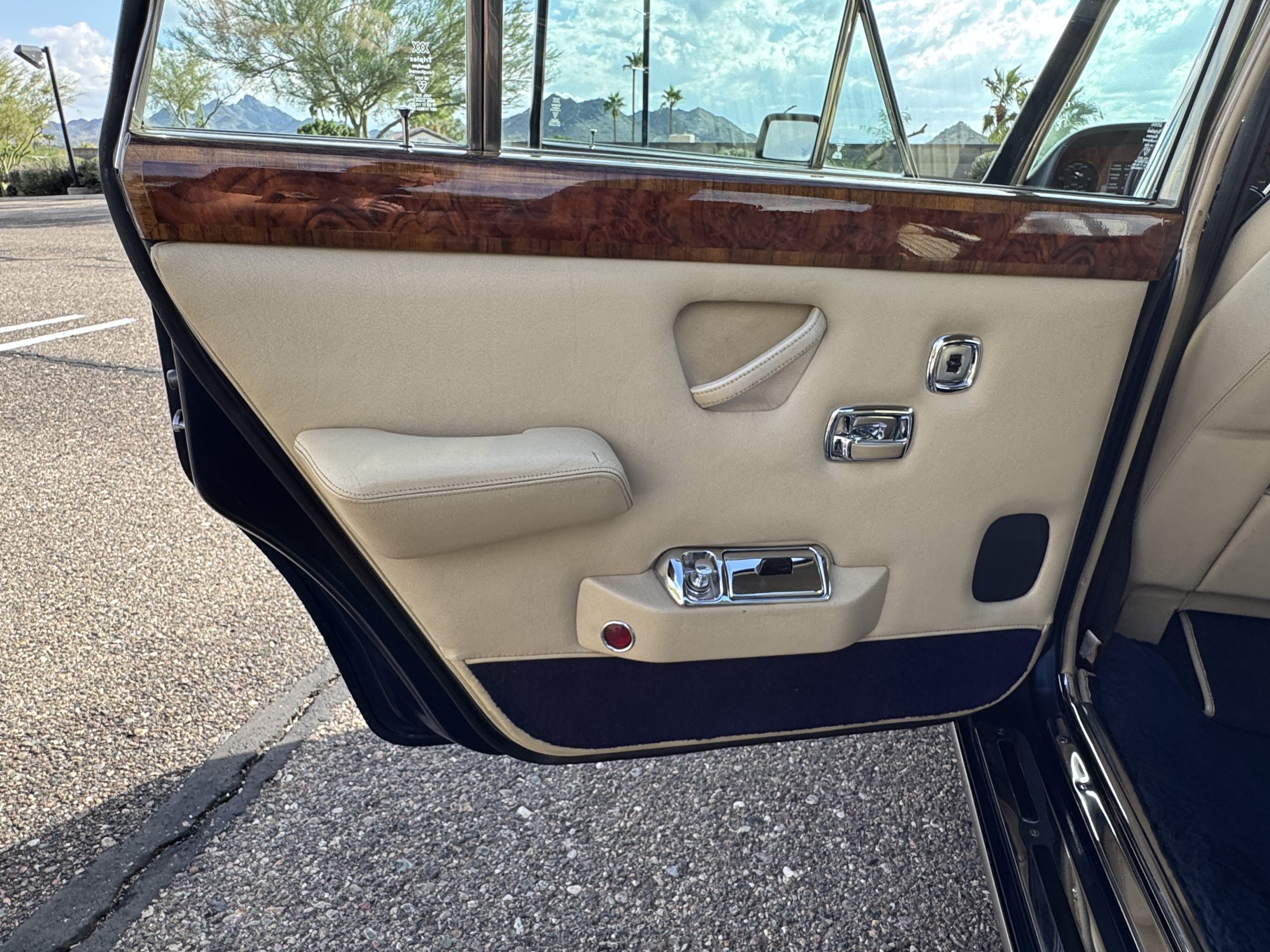 20251013 222241653 iOS 20251013 222241653 iOS