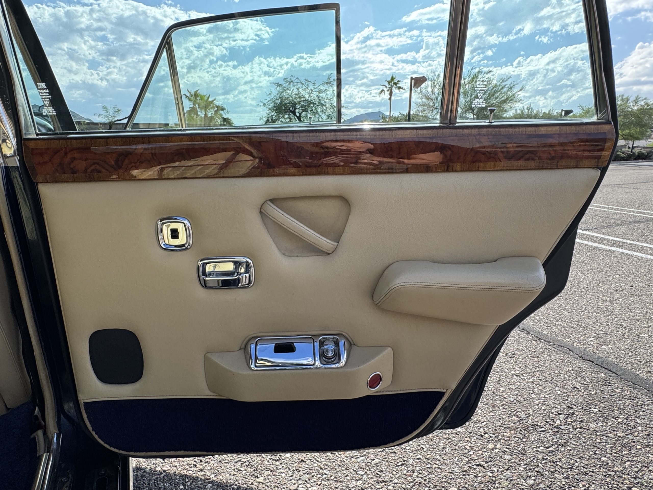 20251013 222312397 iOS 20251013 222312397 iOS