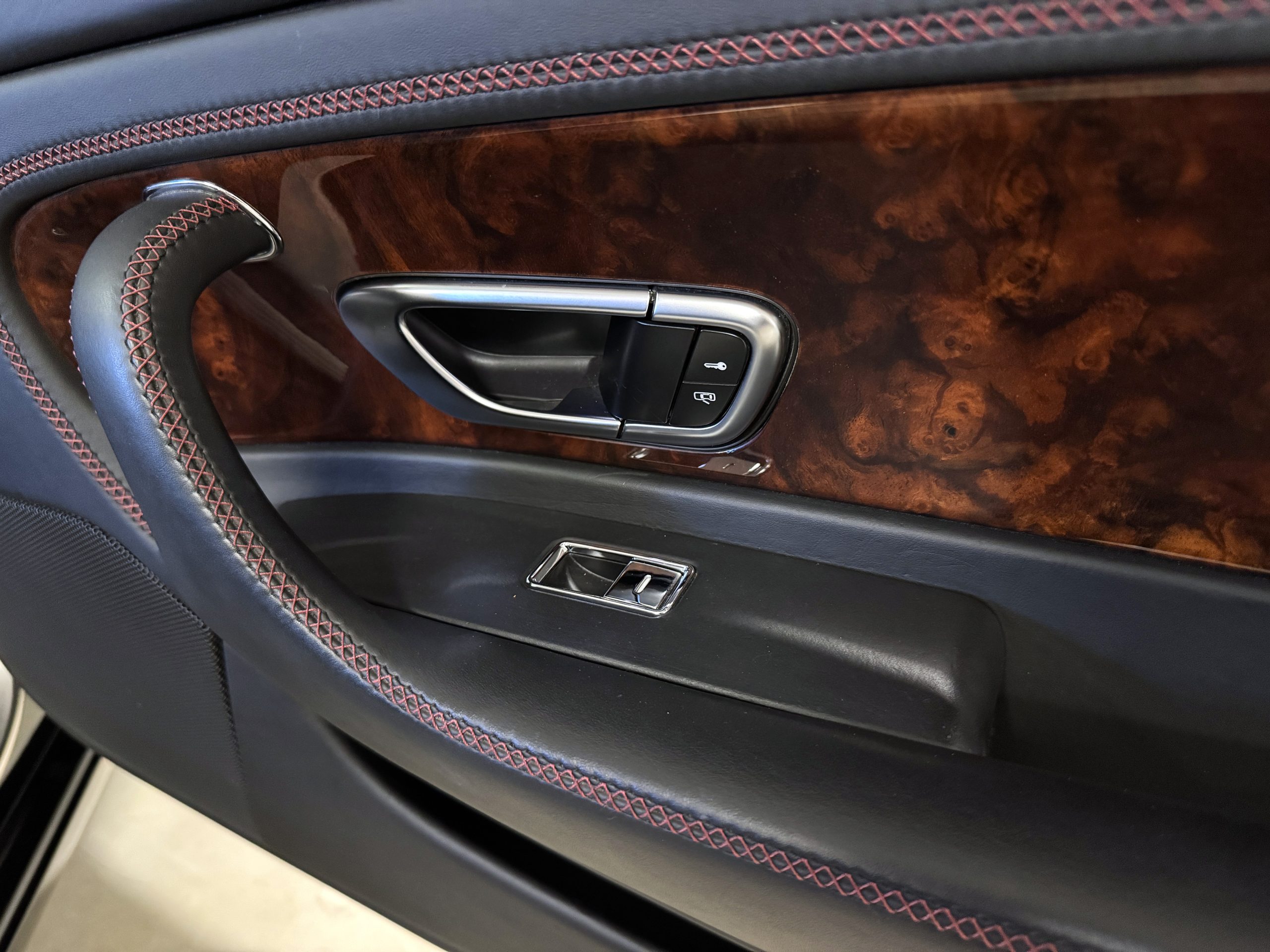 20251026 200908084 iOS 20251026 200908084 iOS